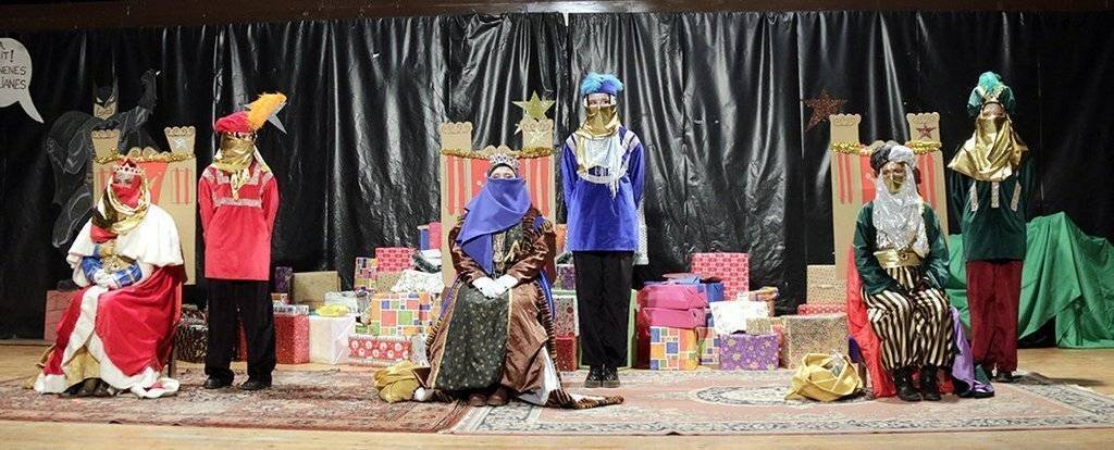 Les tres Reines d'Orient a l'escenari del poliesportiu de Belianes