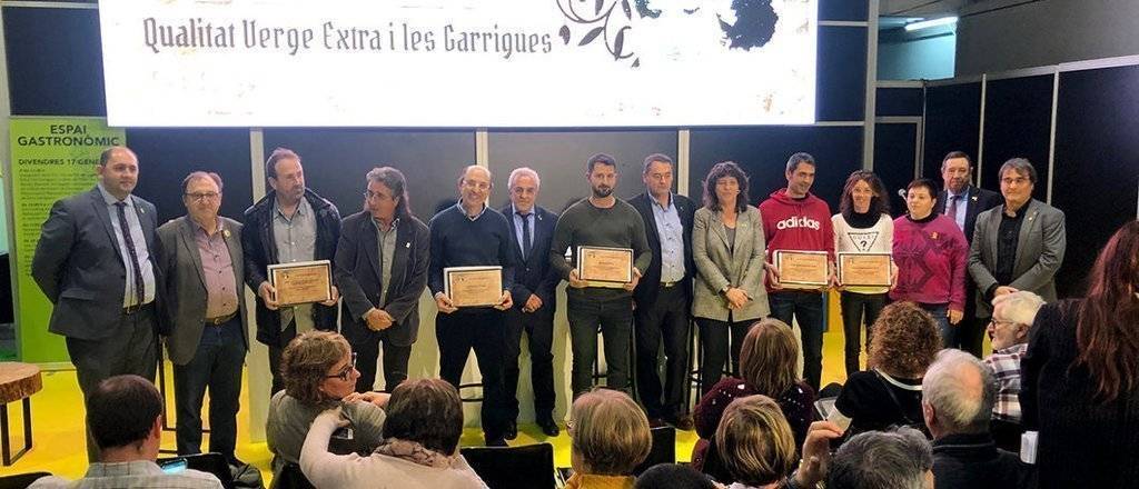 Els responsables dels millors olis, guardonats en la Fira de l'Oli de les Borges Blanques