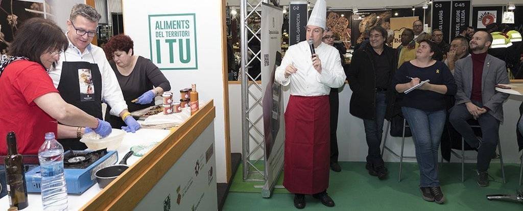 Estefania Rufach, Carles Gibert, Jordi Verdú, i Ramon Boixadera segueixen el treball de Joan Talarn