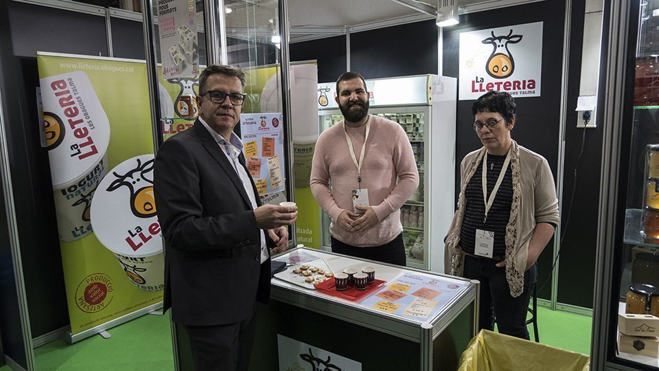 Joan Talarn Visita als expositors de l'espai Aliments del Territori i Tu, Fira de l'Oli de les Borges 1