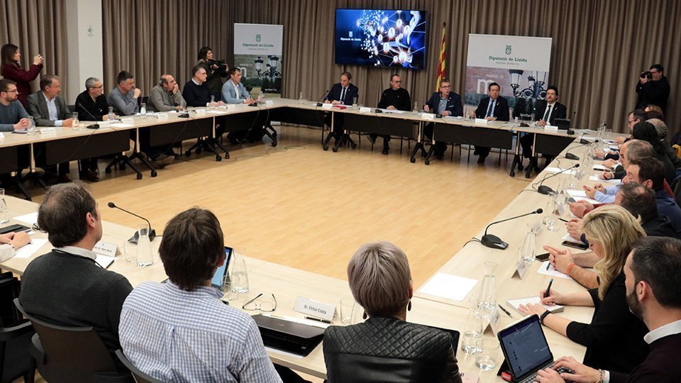 Pla obert de la reunió de la plataforma de la línia ferroviària Lleida-Manresa, celebrada a la Diputació de Lleida el 18 de febrer del 2020. (Horitzontal)