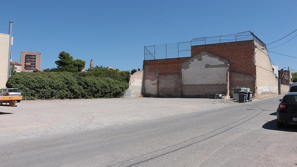 Solar en el que es vol construir el Teatre a les Borges Blanques