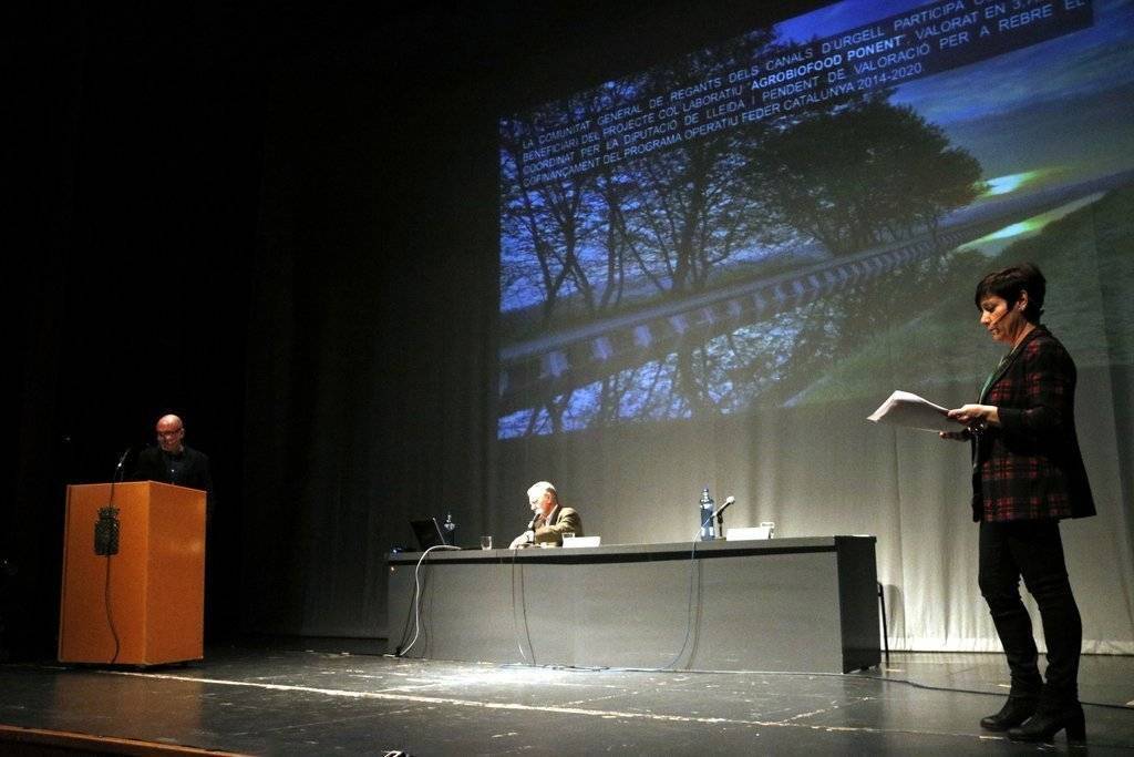 Pla obert on es pot veure un moment de la ponència sobre la modernització per a la transformació del territori a la 19a Jornada Reg i Futur dels Canals d'Urgell, a Mollerussa, el 6 de març de 2020. (Horitzontal)