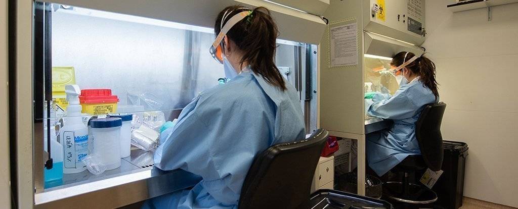 Laboratori de l'Hospital Clínic que fa proves de coronavirus