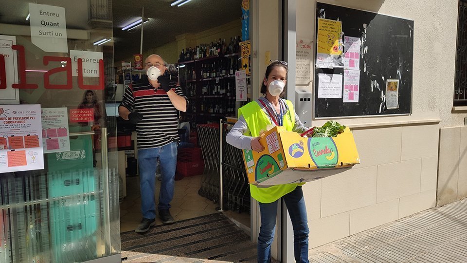 Voluntaris col·laborant en les tasques de suport a les persones grans confinades 1