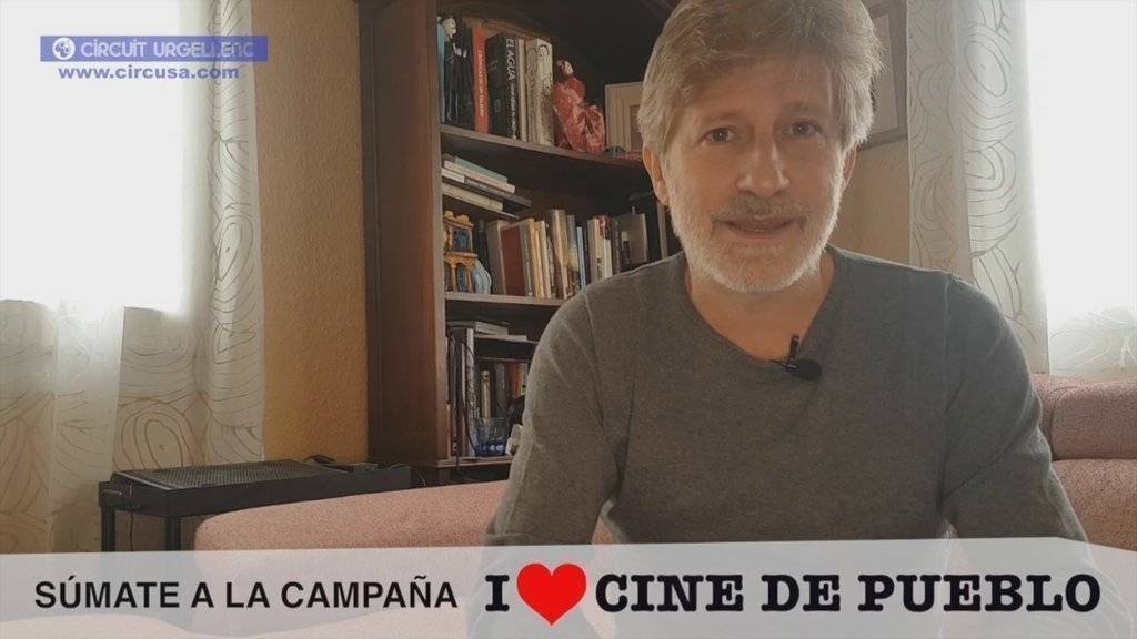 Un fotograma del vídeo en què el director de cinema Gaizka Urresti expressa el seu suport a la campanya 'I Love cine de poble' del Circuit Urgellenc. (Horitzontal)