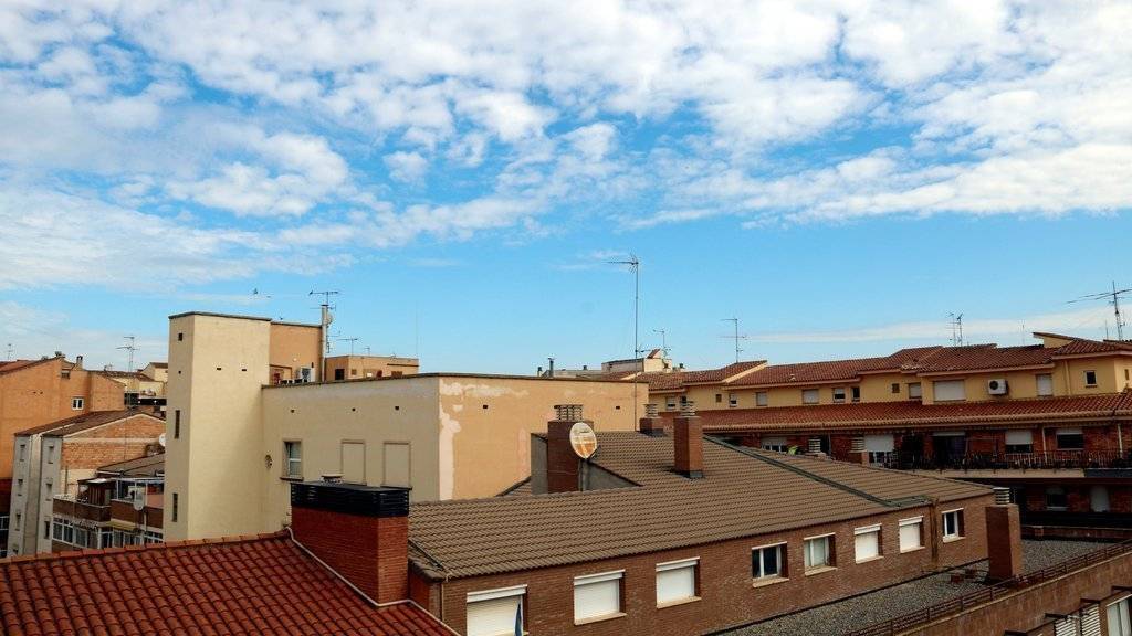 El cel de Lleida des del barri de Cappont. Imatge del 8 d'abril de 2020. (Horitzontal)