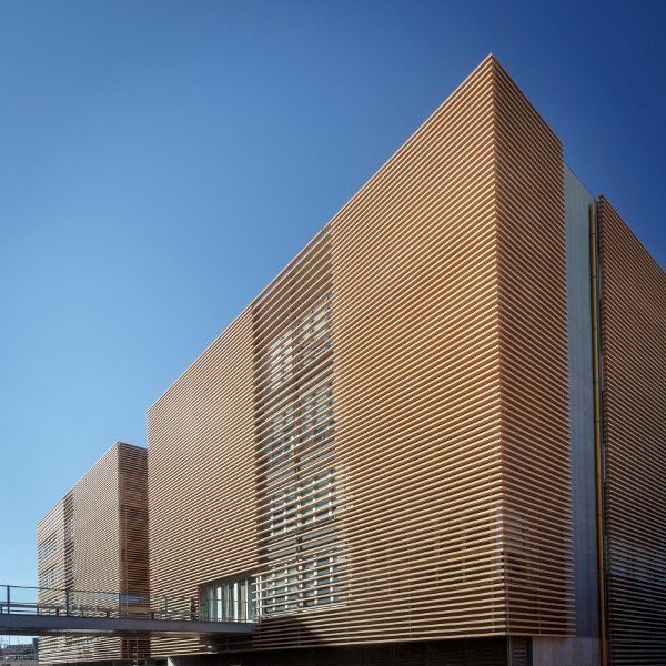 Pla general de l'exterior de les instal·lacions de l'IRBLLeida. (Horitzontal)