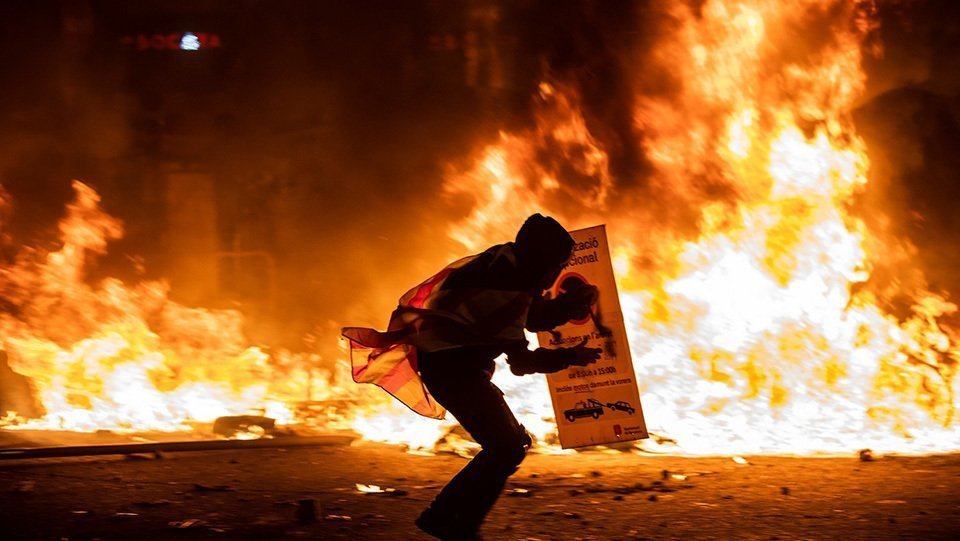 Fotografia de Pau Venteo que forma part del llibre 'Del procés a la revolta (Pagès Editors)