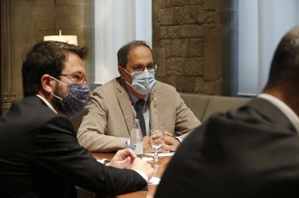 Pla mitjà del president de la Generalitat encapçalant una reunió extraordinària del Procicat el 4 de juliol de 2020 (Horitzontal)