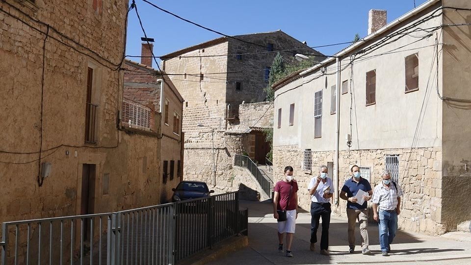 Els alcaldes de Torrebesses, Almatret i Riner, passegen per Torrebesses