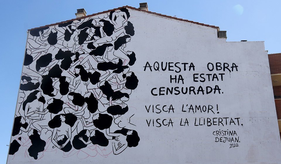 Pla general del mural 'Love is love' que la seva autora, Cristina Dejuan, ha denunciat que li han censurat per