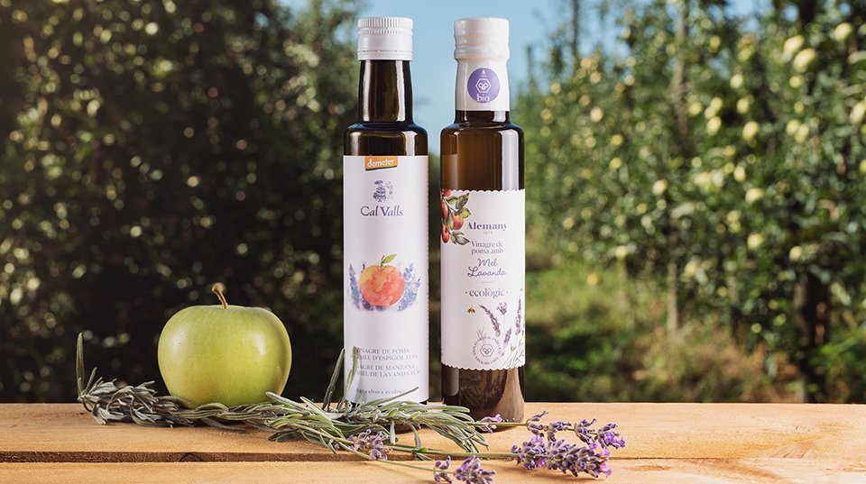 El vinagre de poma amb mel de lavanda elaborat per Badia, Cal Valls i Mel i Torrons Alemany