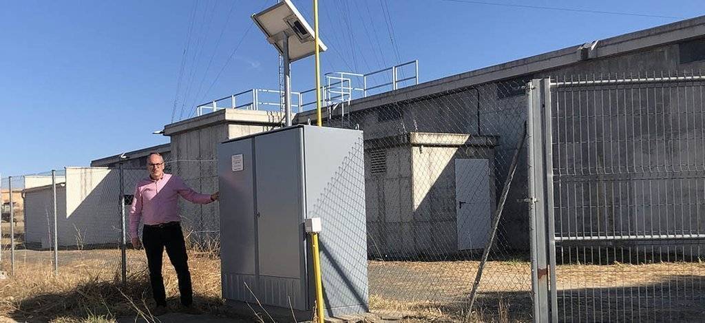 L'alcalde de Benavent de Segrià Antoni Carré en el nou dipòsit