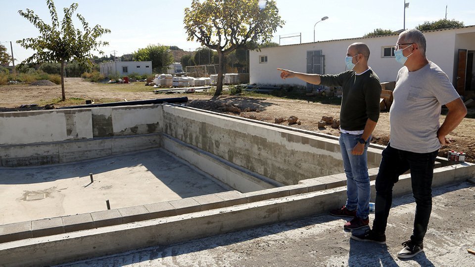 L'obra de les noves piscines d'Arbeca afectades per les inundacions de fa un any