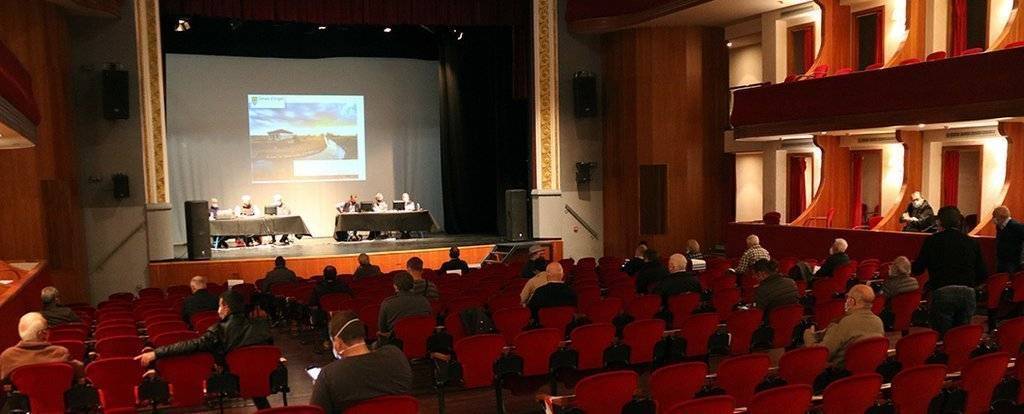 L'assemblea de regants dels Canals d'Urgell, al Teatre L'Amistat