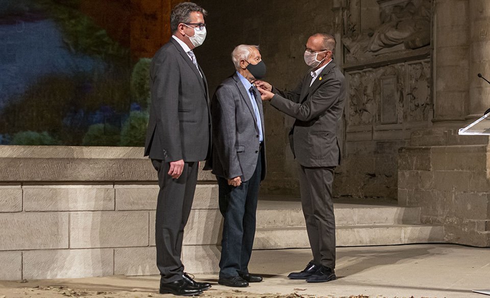 Lleida reconeix a l'escriptor Josep Vallverdú com a fill predilecte