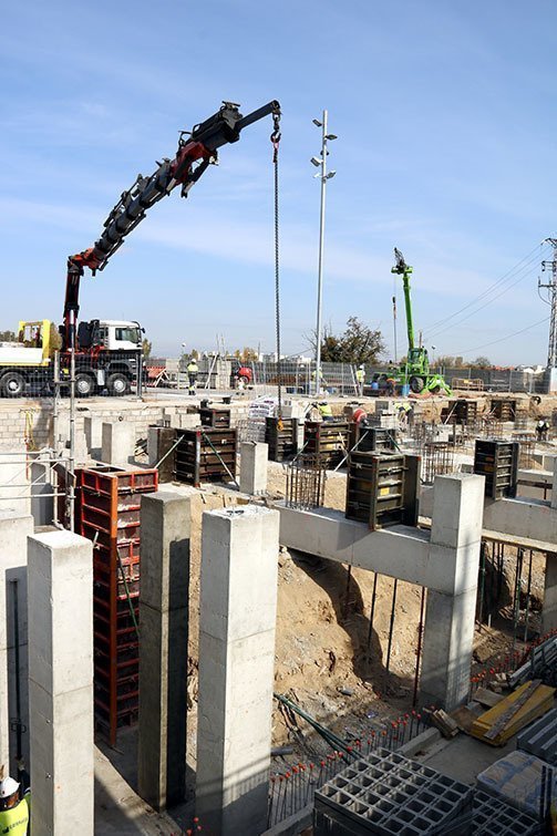 Obres de contrucció de l'hospital annex a l'Arnau de Vilanova de Lleida