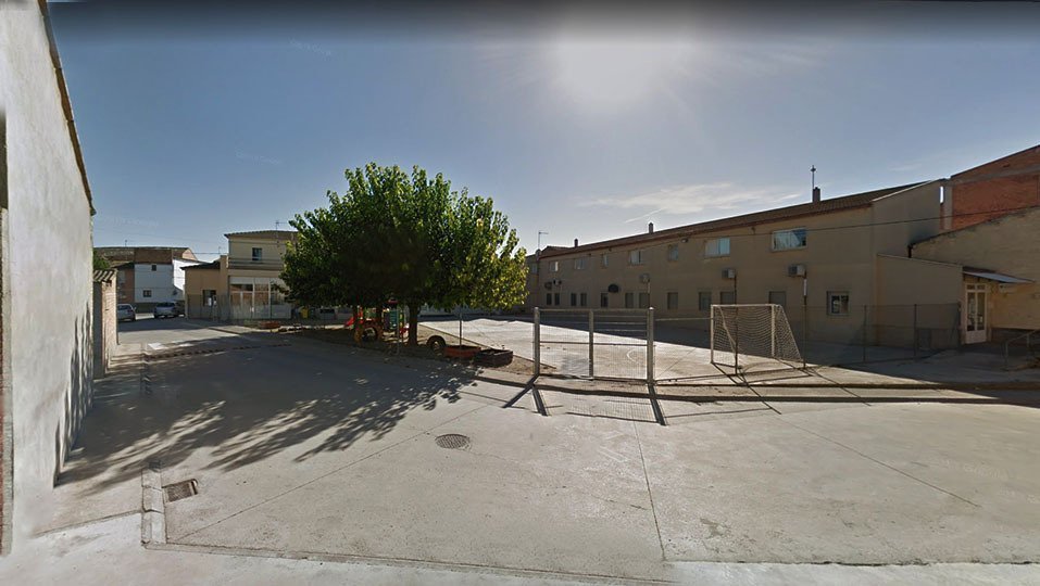 Pati de les antigues escoles de Sidamon