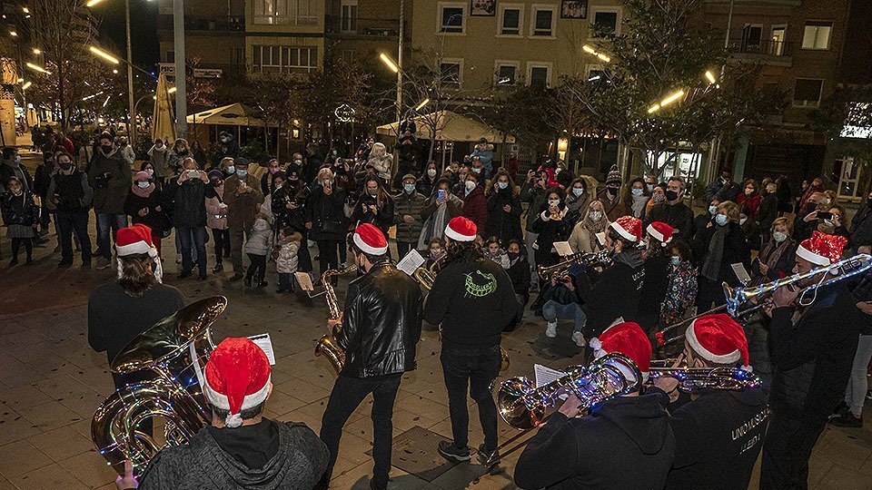 La Xaranga Bsumeta anima l'encesa de llums de Nadal a Lleida