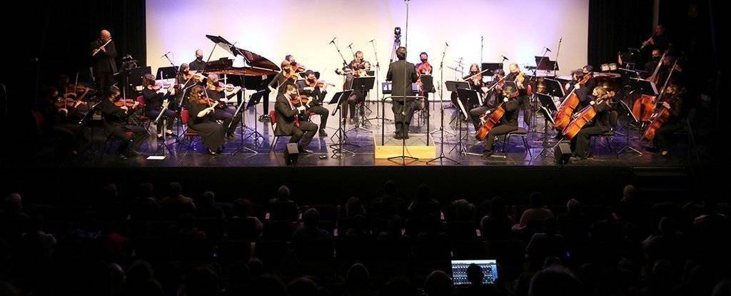 L'Orquestra Julià Carbonell a l'escenari de La Lira de Tremp @ACN