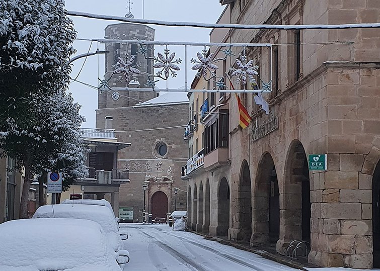 Web  El centre històric de Linyola sota la neu @EvaLlauet