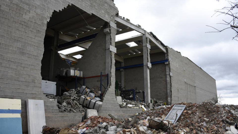 Afectació al mur d'una empresa a Tàrrega @RàdioTàrrega