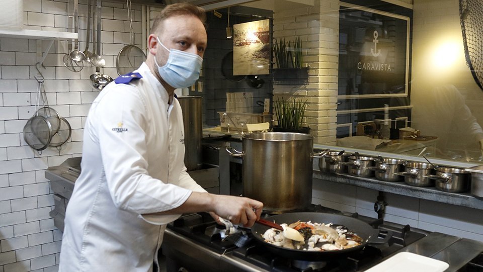 Mateu Blanch chef del restaurant Caravista
