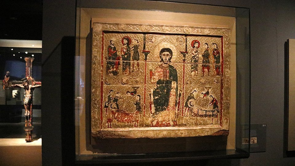 Pla obert on es pot veure el Frontal de Sant Vicenç, una de les obres de la Franja en litigi amb l'Aragó, al Museu de Lleida, el 15 de febrer de 2021. (Horitzontal)