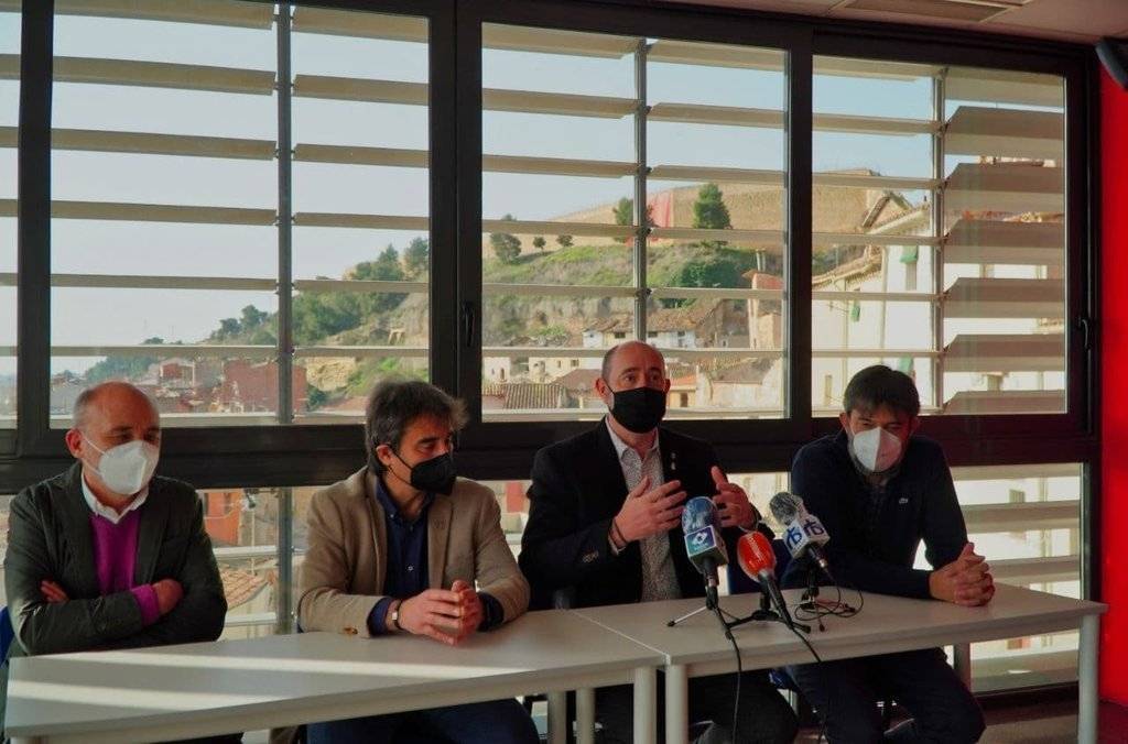 L'acte de presentació de la planta pilot de biorefineria a Balaguer, amb Ramon Canela (UdL), Jordi Gené (CTFC) Carles Gibert (Diputació de Lleida) i Jordi Ignasi Vidal (Paeria de Balaguer) - Foto: cedida per la Paeria de Balaguer