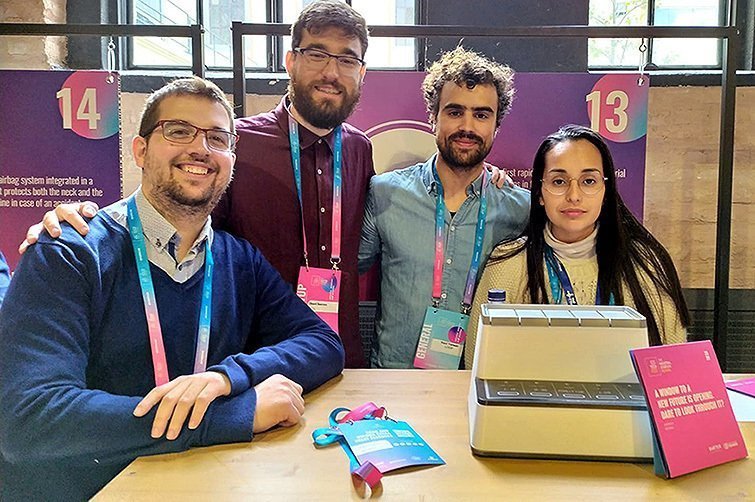 Foto de grup dels membres de Loop Diagnostics, d'esquerra a dreta, Joan Vieyra, Eduard Guerrero i Enrique Hernández, foto publicada el 7 de març de 2021.