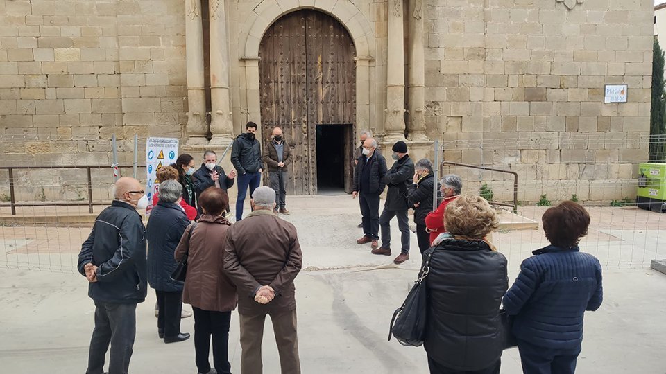 Els participants en les vistes guiades a l'església del Palau d'Anglesola @ajpalau