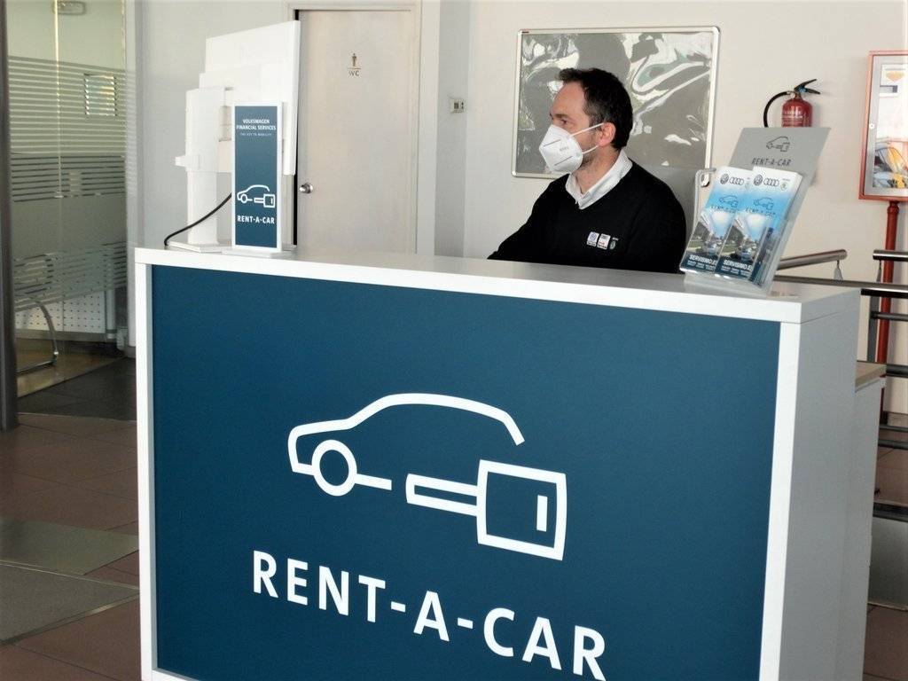 Rent a car Servisimó - Marina Pallàs Barta