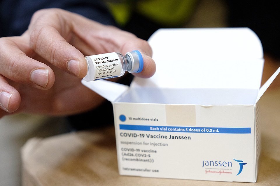 Vacuna de Janssen, d'una única dosi que es comença a administrar @Salut