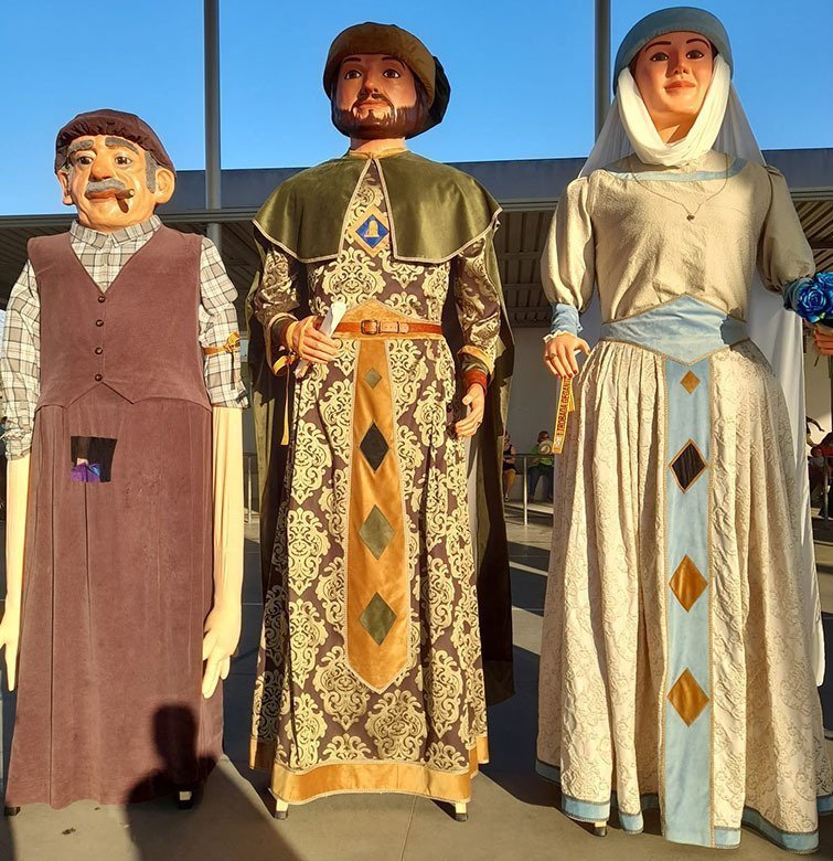 Els gegants de Fondarella Padrí del Caliquenyo, i els dos nobles en Pau i la Treva @RaquelCastro