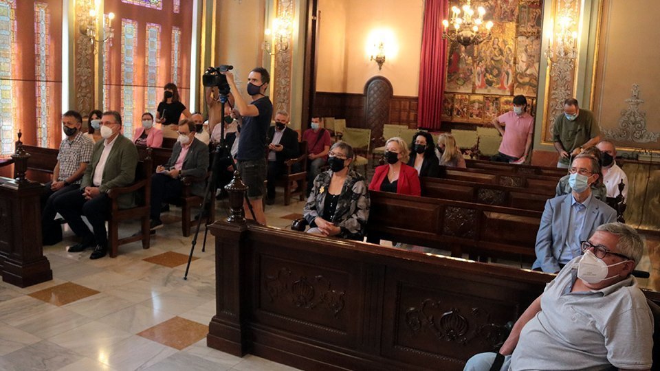 Pla obert amb representants de sectors econòmics i socials de Lleida, durant la presentació del Pla de reactivació socioeconòmica de la ciutat a la Paeria, el 18 de juny del 2021. (Horitzontal)