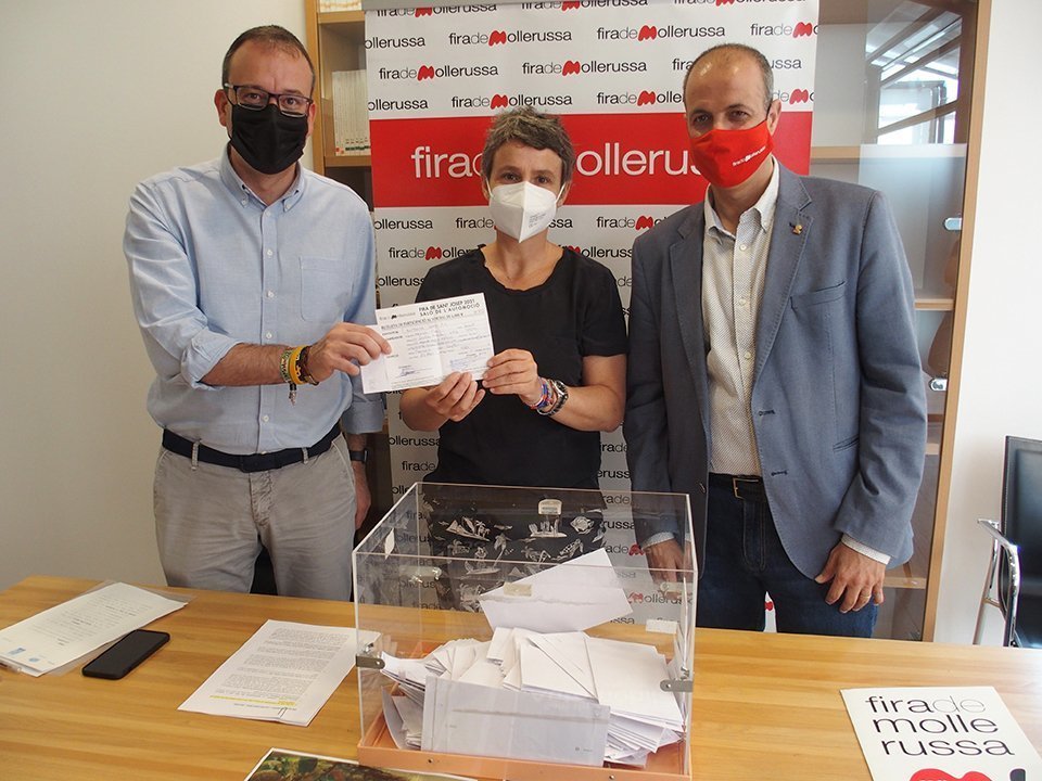 Sorteig del Premi de 6.000 euros entre els compradors del Saló de l'Automòbil