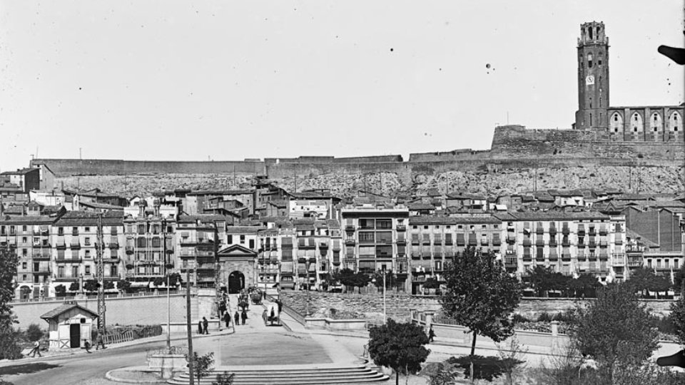 Vista de Lleida, 1925-1935. Fotografia: Joan Artigues Carbonell, Arxiu Nacional de Catalunya.