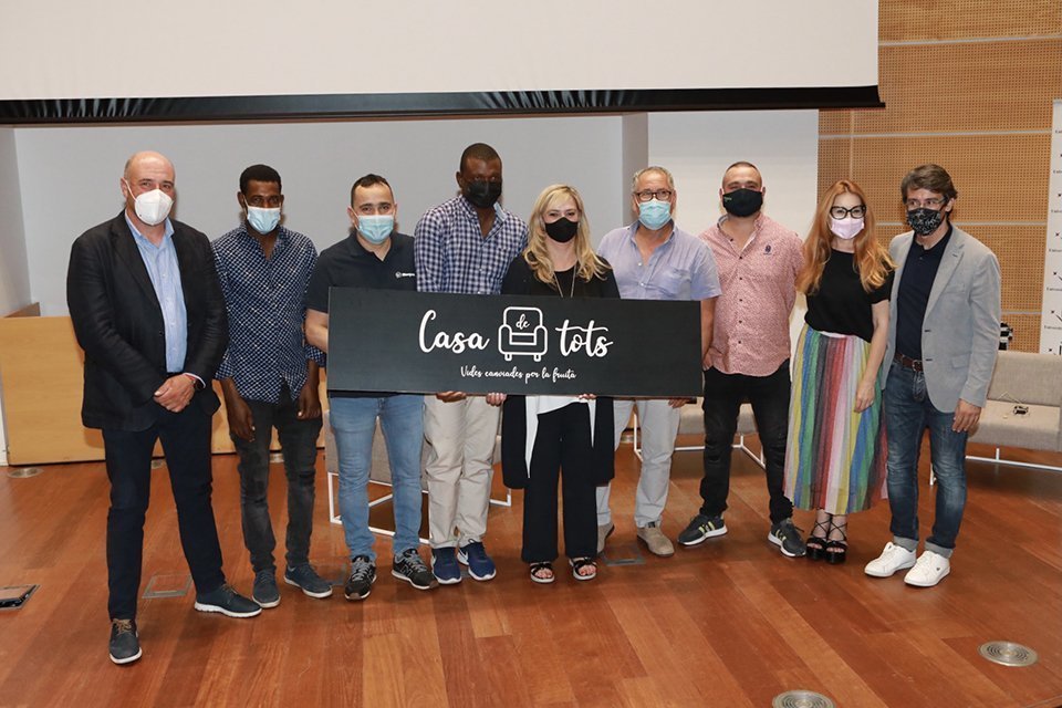 La consellera Cervera visita AFRUCAT