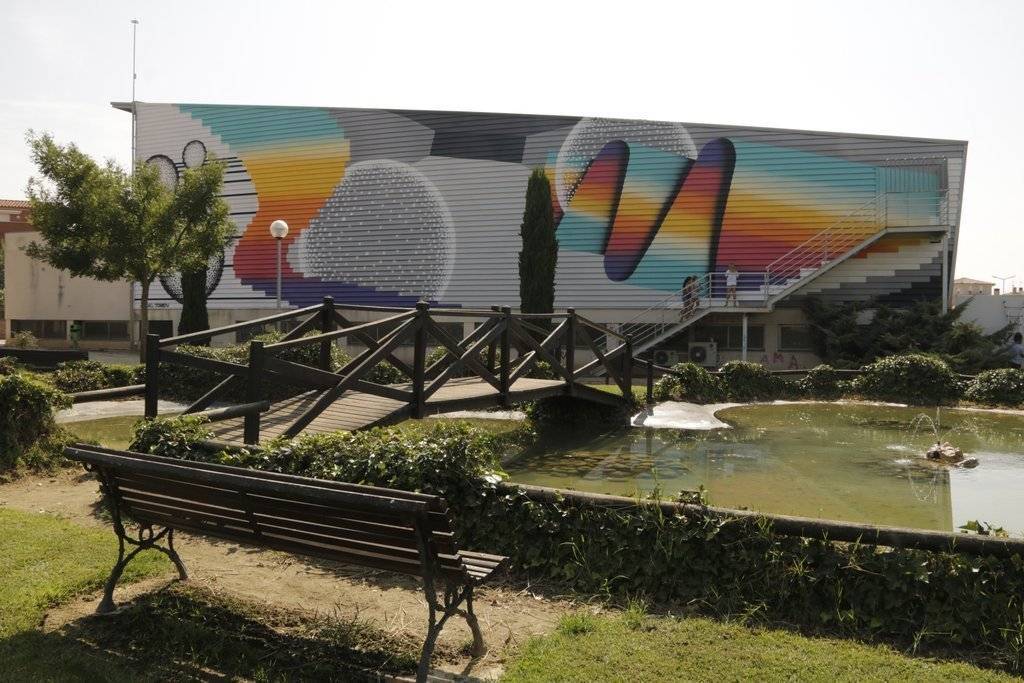 Imatge del mural del pavelló de Torrefarrera pintat en la segona edició de l'Street Art Festival. El 8 de setembre de 2018. (Horitzontal) - Laura Alcalde