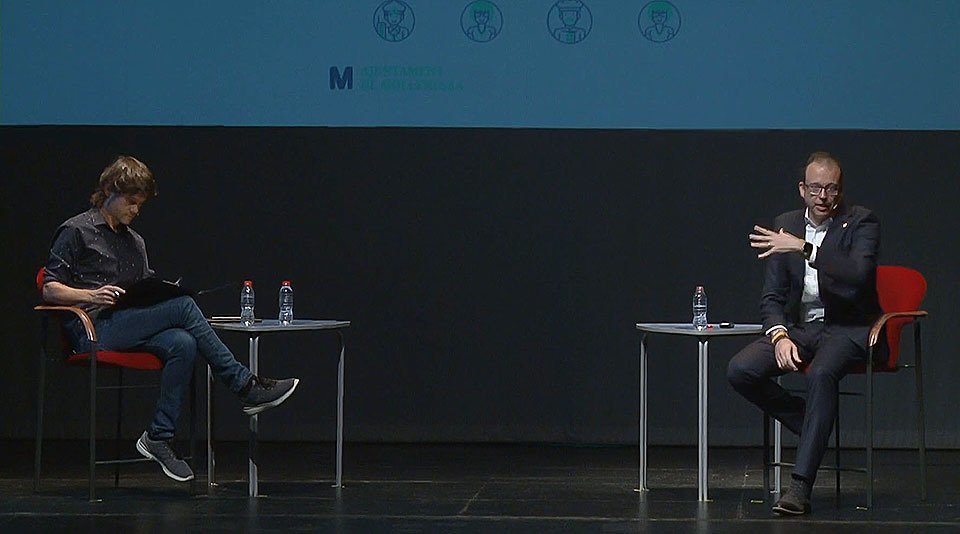 Oriol Bosch modera el debat amb Marc Solsona Interior