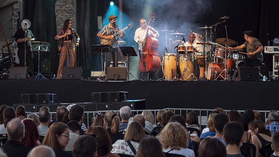 La formació Pixie Dixie en les Festes de Tardor de Lleida @JaviMatín