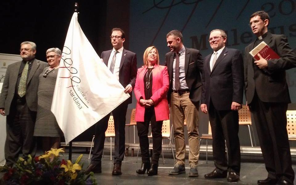 2016-03-12 Proclamació,entrega de la bandera ©AgrupacióSardanista