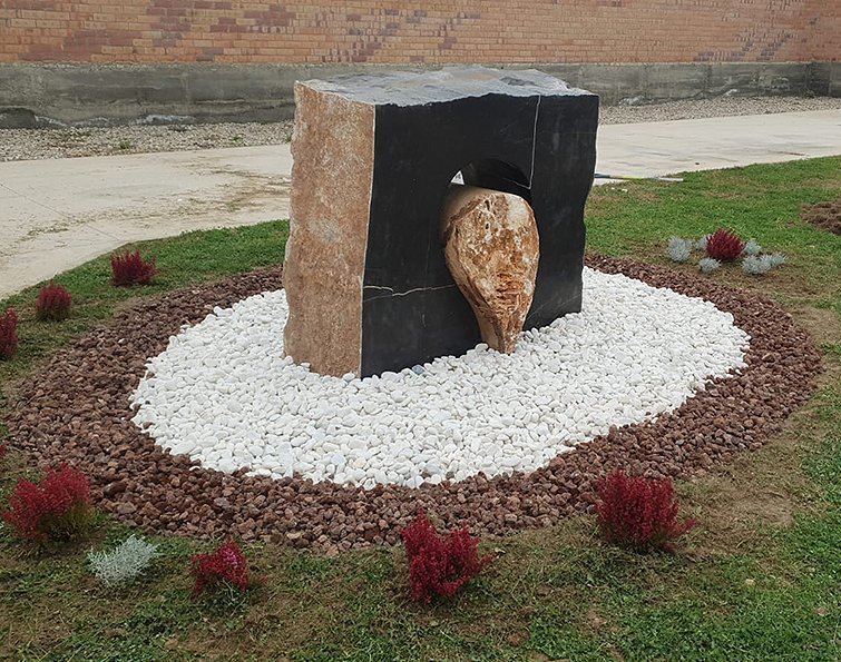 Obra d'Erik Schmitz al cementiri de Linyola