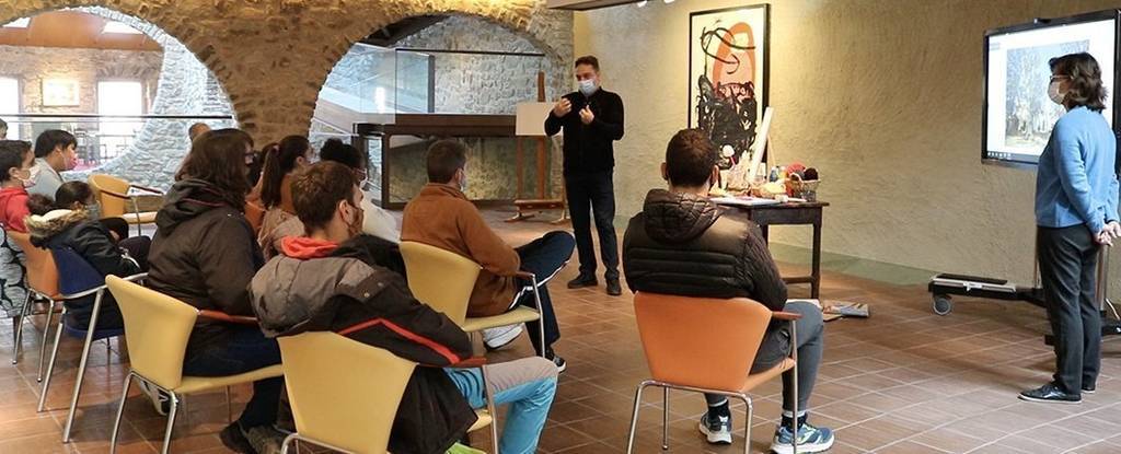 Ramon Tàssies en el taller a l'Espai de Verdú ©GrupAlba