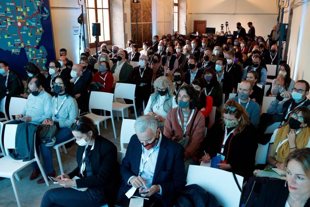 Oriol BoschPla general del públic assistent a la Trobada Descobrir, sobre turisme rural, al Santuari del Miracle de Riner, el 3 de novembre de 2021. (Horitzontal) Foto en Alta