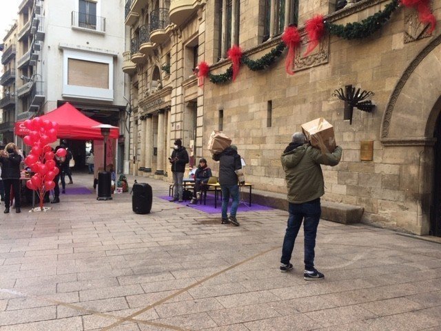 Performance del grup TAGS, de l'entitat Anti-Sida amb motiu de la celebració del Dia Mundial de la Sida - Foto: cedida per la Paeria de Lleida