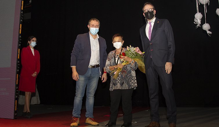 Teresa Codony rep el Didal d'Or