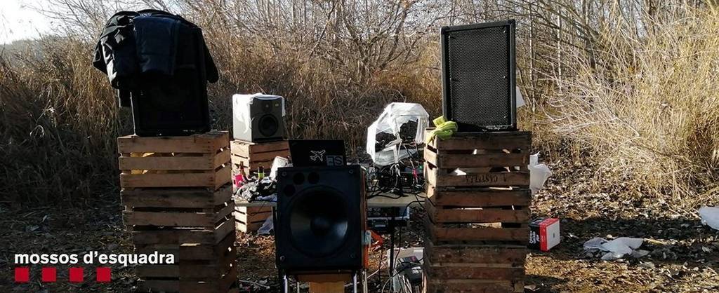 Els equips musicals de la festa a l'Estany d'Ivars i Vila-sana ©Mossos