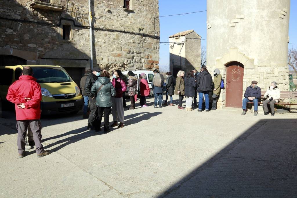 Bona part dels veïns del Canós s'han reunit per mostrar el seu rebuig al projecte que planteja una macrogranja de 9.600 porcs a un quilòmetre del pobleData de publicació: dissabte 22 de gener del 2022, 16:50Localització: El CanósAutor: Anna Berga
